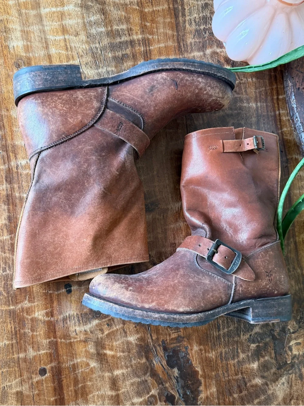 Frye Stonewashed Cognac Ombré Distressed Leather Moto Engineer Boots 8.5 - Picture 7 of 16